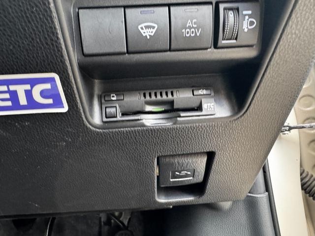 0303432A30261006W00217.jpg