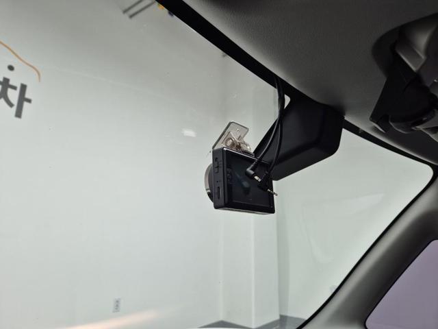 5101001437R16.jpg