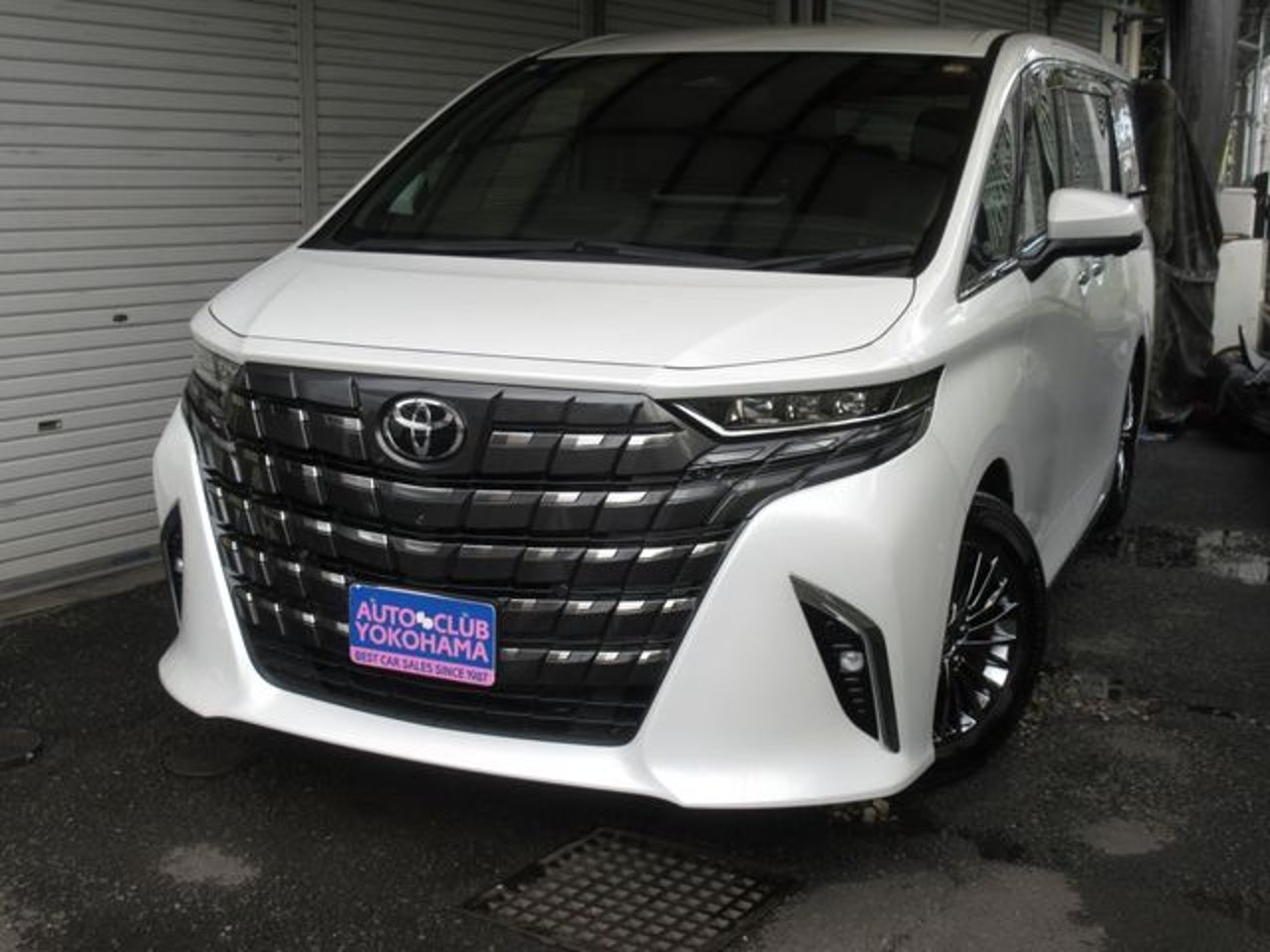 2023 Toyota Alphard, photo 1 of 1