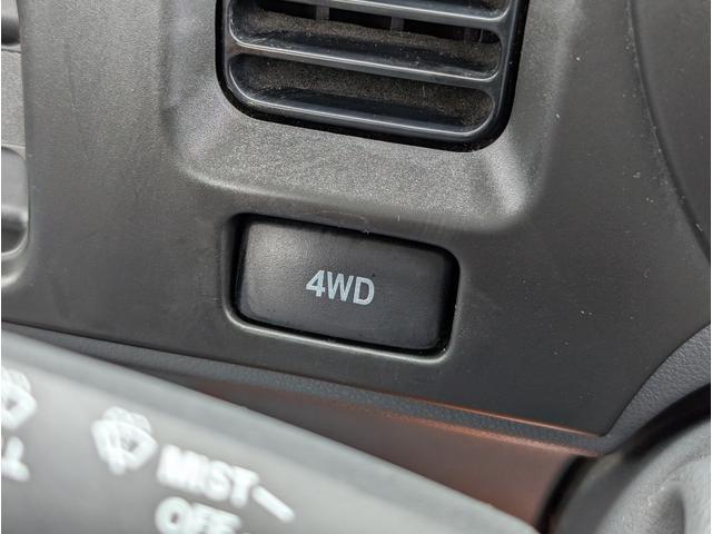 0730098A30260621W00203.jpg