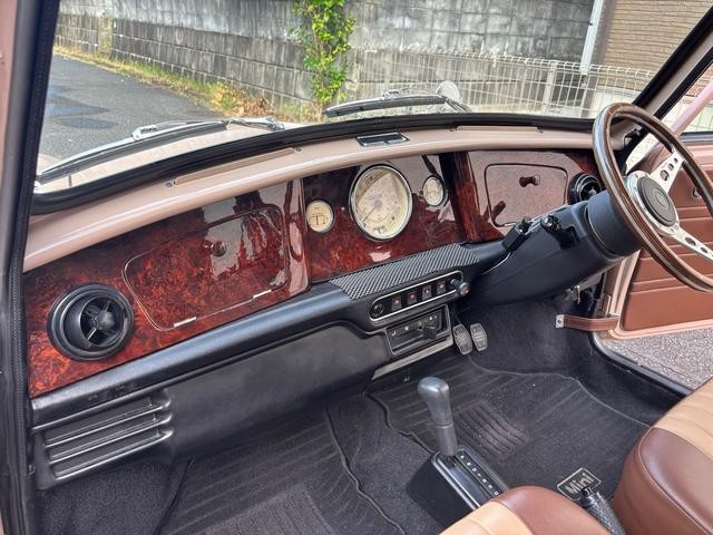 9800100A30260928W00113.jpg