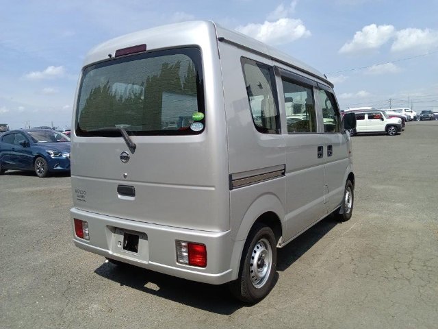 ebaa2da5dffaf13fd6cecb24406826f3.jpg