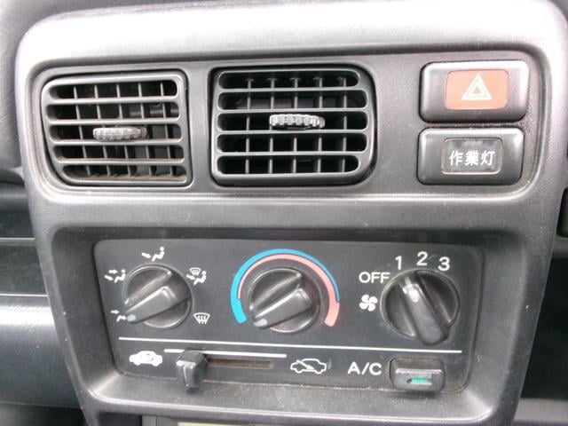 0602335A30251019W00416.jpg