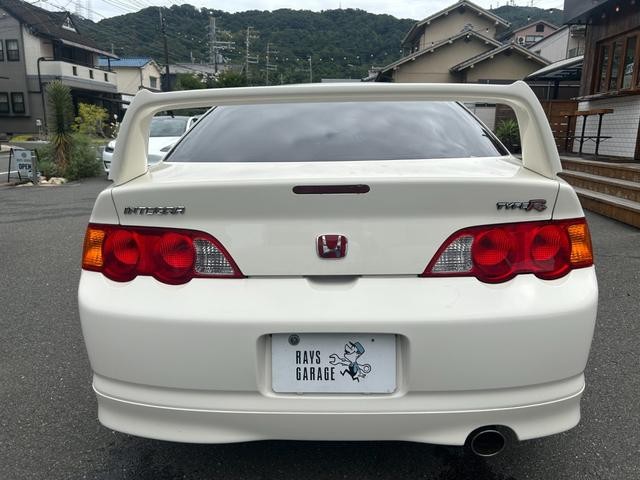 0708929A30260917W00211.jpg