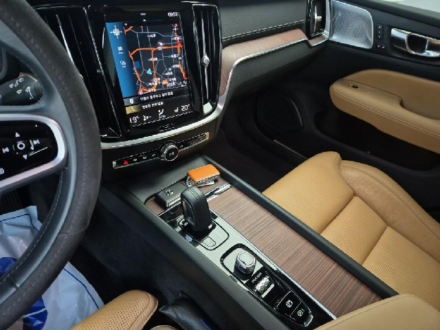 6061000897R10.jpg