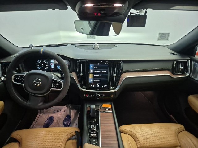6061000897R7.jpg