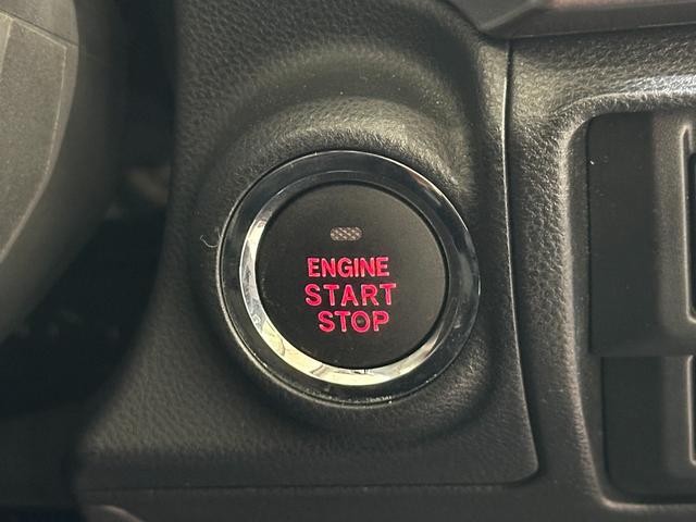 0509824A30261029W01906.jpg