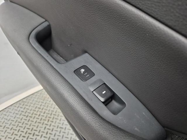 6021001996R18.jpg