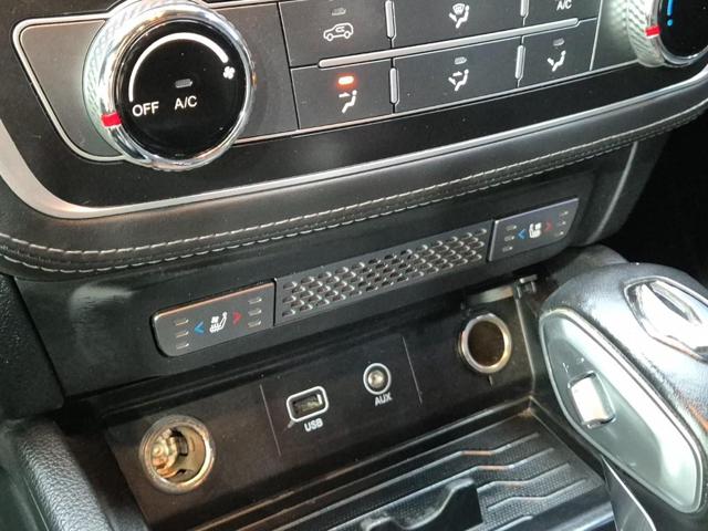 6051000679R16.jpg