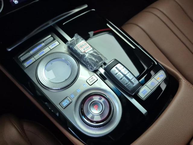 6051501685R8.jpg