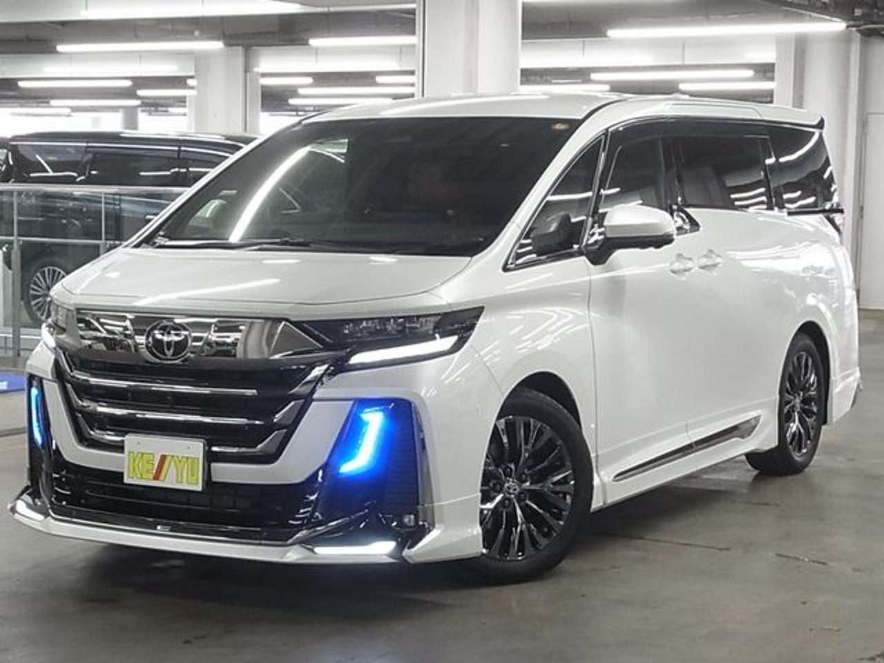 2025 Toyota Vellfire, photo 1 of 1