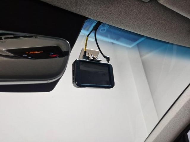 5111001564R16.jpg