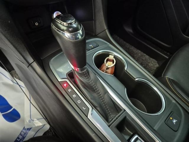 5111501587R8.jpg