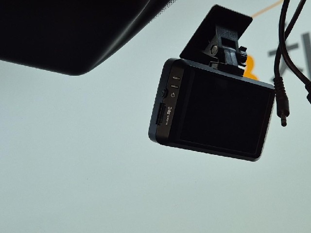 6071501654R15.jpg