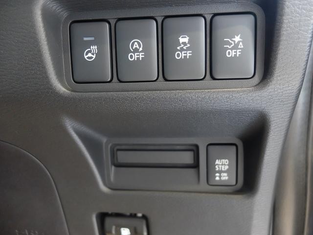 0705992A30261018W00109.jpg