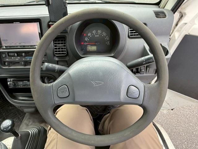 0541849A30260630W00113.jpg