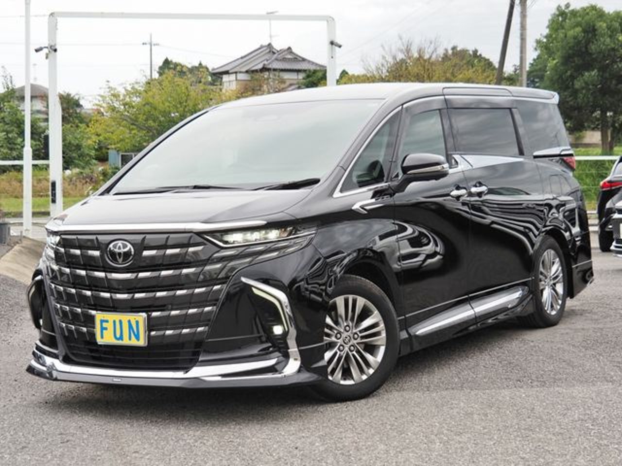 2025 Toyota Alphard, photo 1 of 1