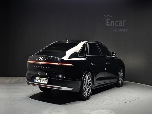 592cef957e8b4ef3baf8843724d033d9.jpg