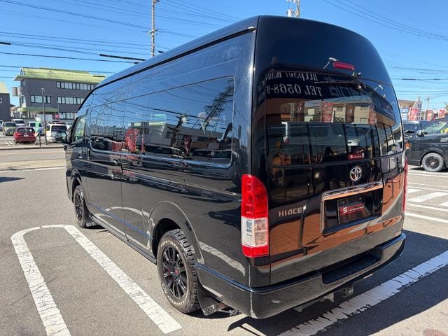 0520056A30261002W00106.jpg