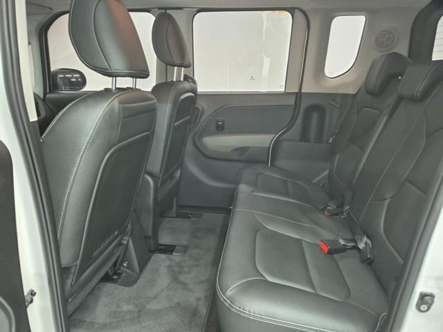 6051001634R12.jpg