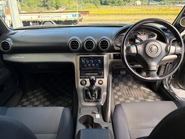 0708934A30261017W00303.jpg