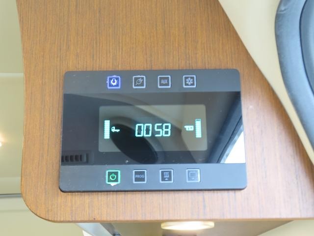 0403790A30261001W00119.jpg