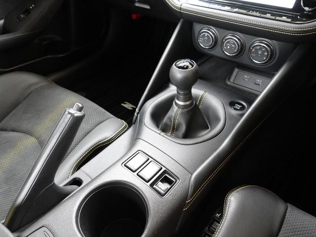 0509673A30260704W00114.jpg