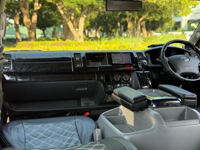 3001164A30260826W00113.jpg