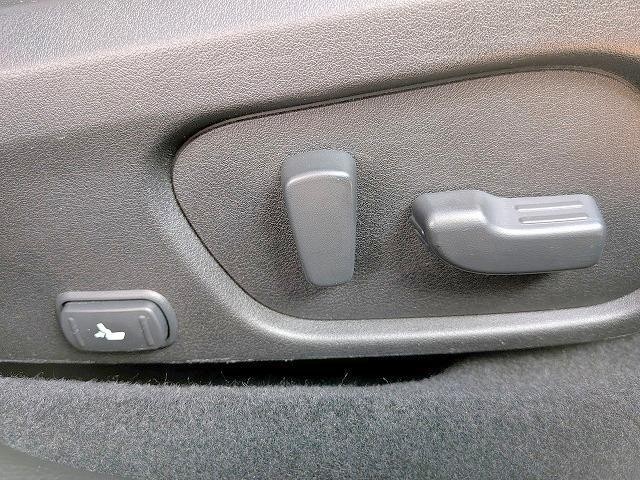 0560069A30261029W00103.jpg