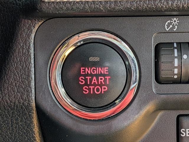 0560069A30261029W00108.jpg