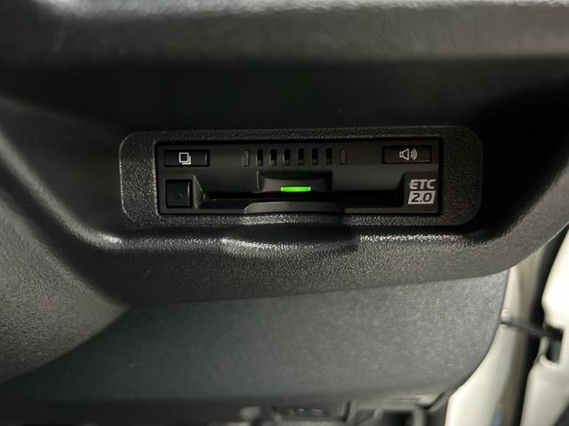 0504129A30261029W00305.jpg