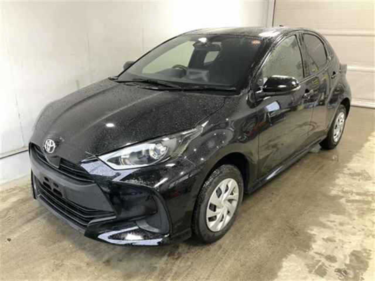 2021 Toyota Yaris, photo 1 of 1