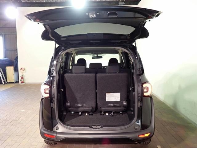 0205186A30261010W00216.jpg