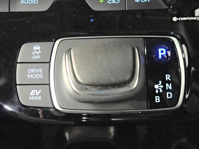 0203825A30261017W00215.jpg