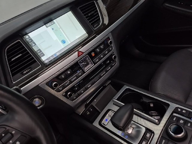 6071000674R10.jpg