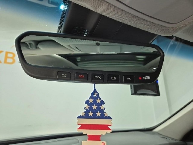 6071000674R18.jpg