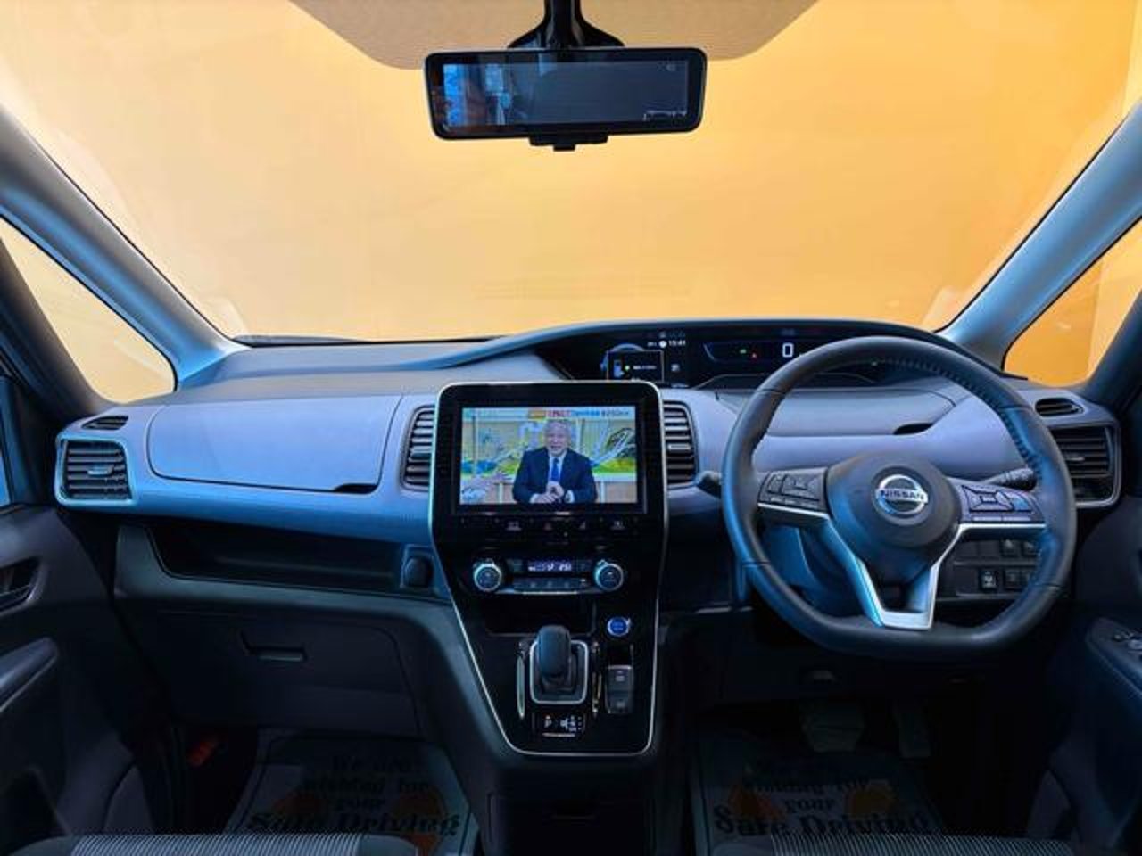 2022 Nissan Serena, photo 1 of 1