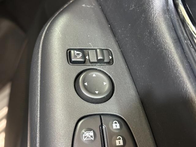 0509824A30261029W01711.jpg