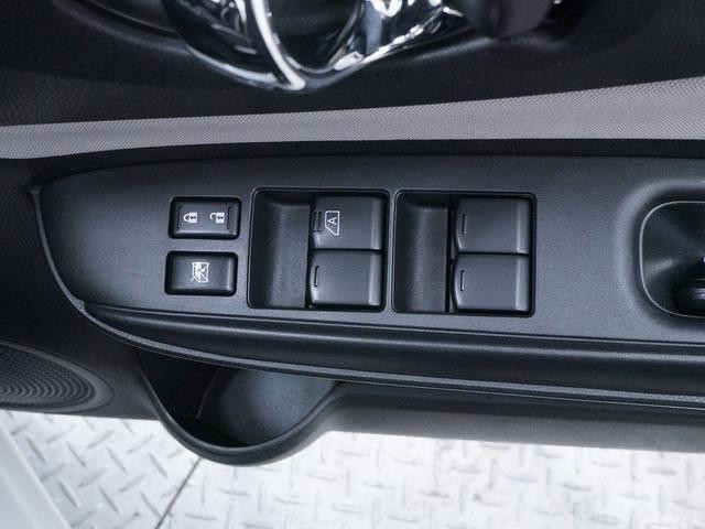 1000215A30260701W00116.jpg