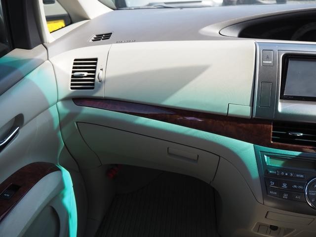 1002942A30260831W00212.jpg