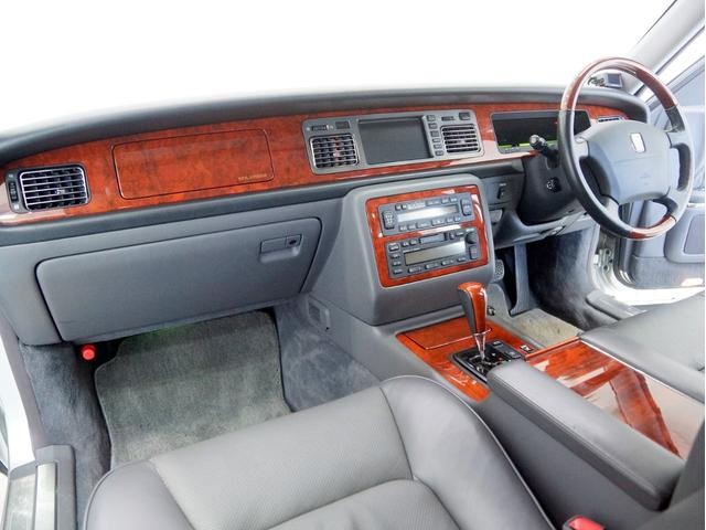 9572467A30261012W00119.jpg