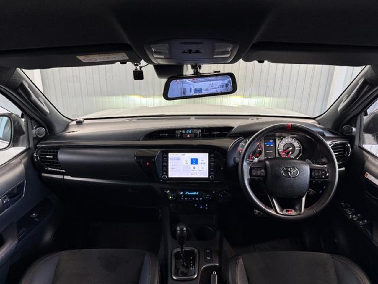 2021 Toyota Hilux, photo 2 of 2