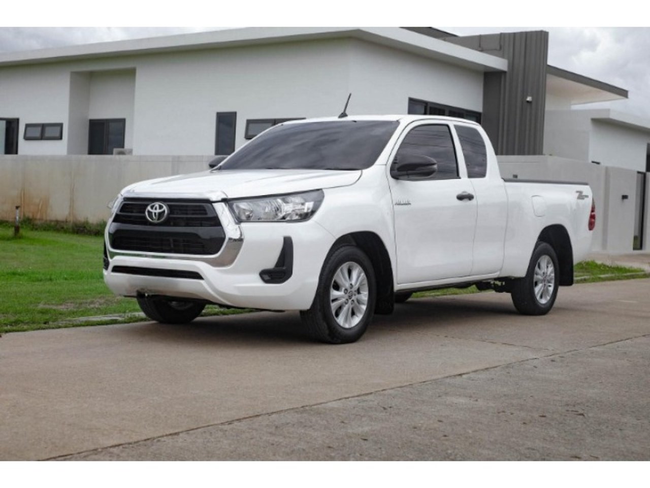 2023 Toyota Hilux, photo 1 of 1