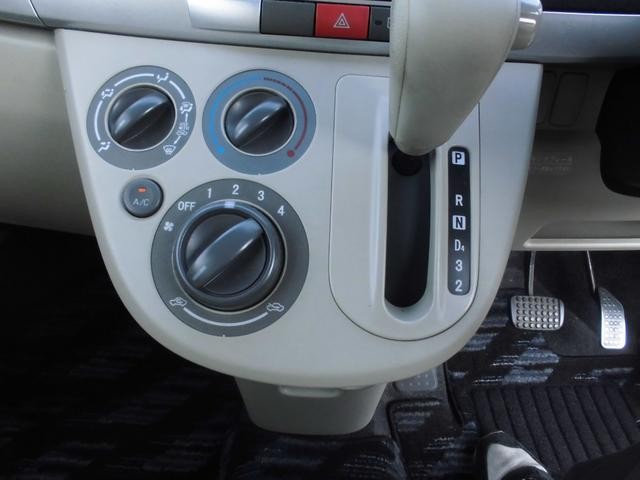 0803493A30261029W00117.jpg