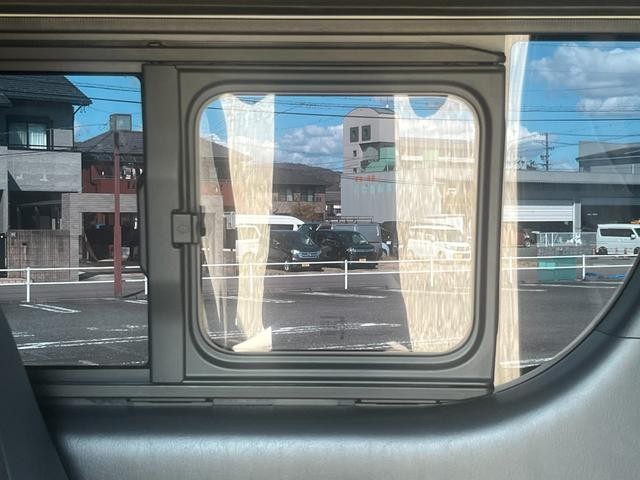 0204287A30260930W00117.jpg