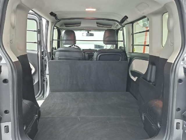 6051000760R17.jpg