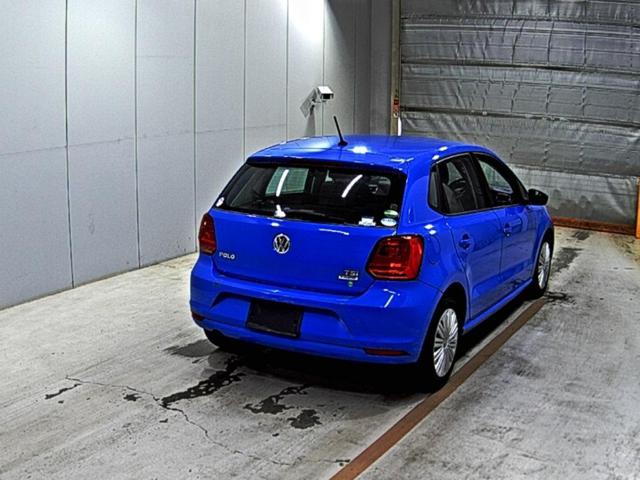 0563edc6f7f1204ee15fa440bfbe624c.jpg