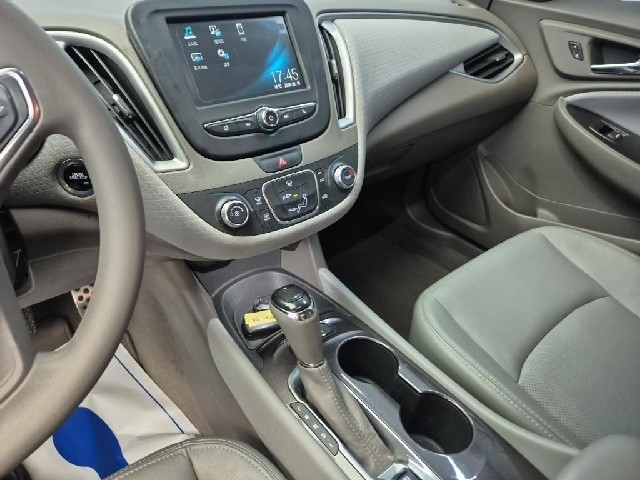 6051500390R10.jpg