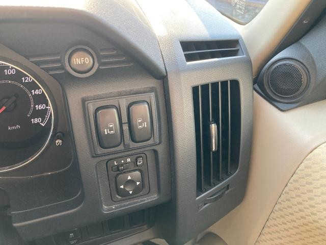 0508012A30261016W00113.jpg