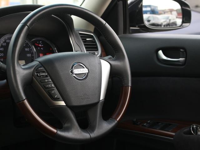 0520046A30261009W00214.jpg